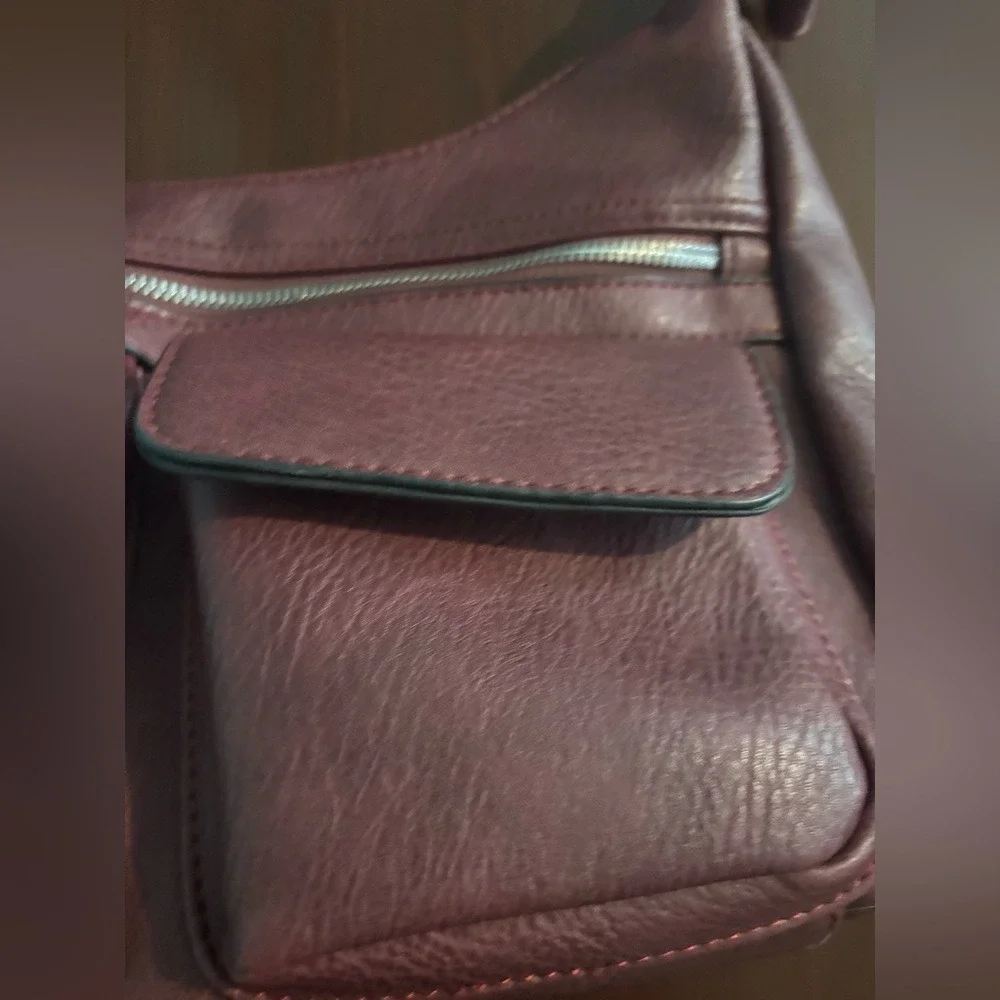 Elle Concealed Carry Hobo Bag Lockable‎ Adjustable Strap Faux Leather Burgundy